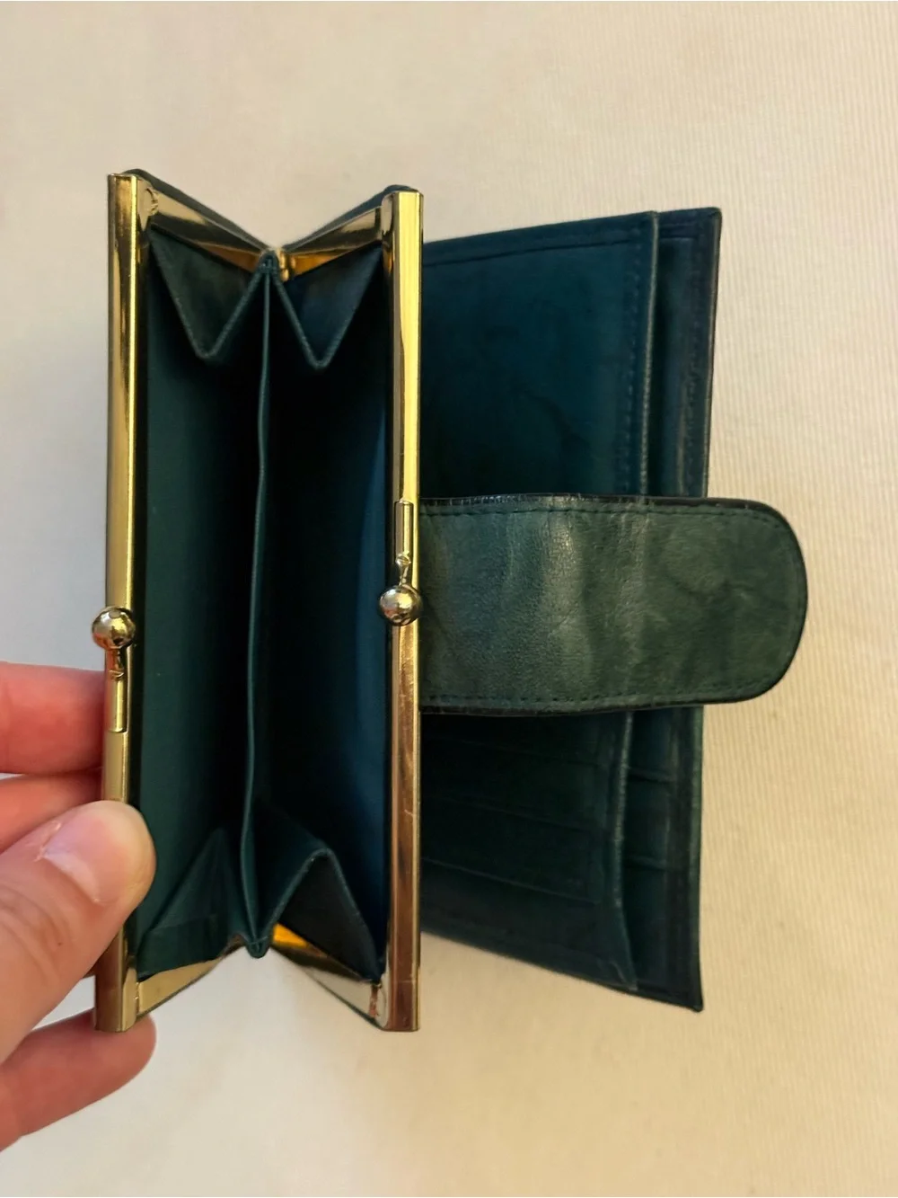 Vintage Buxton Top Grain Cowhide Leather Wallet Green Kiss Lock Coin Purse